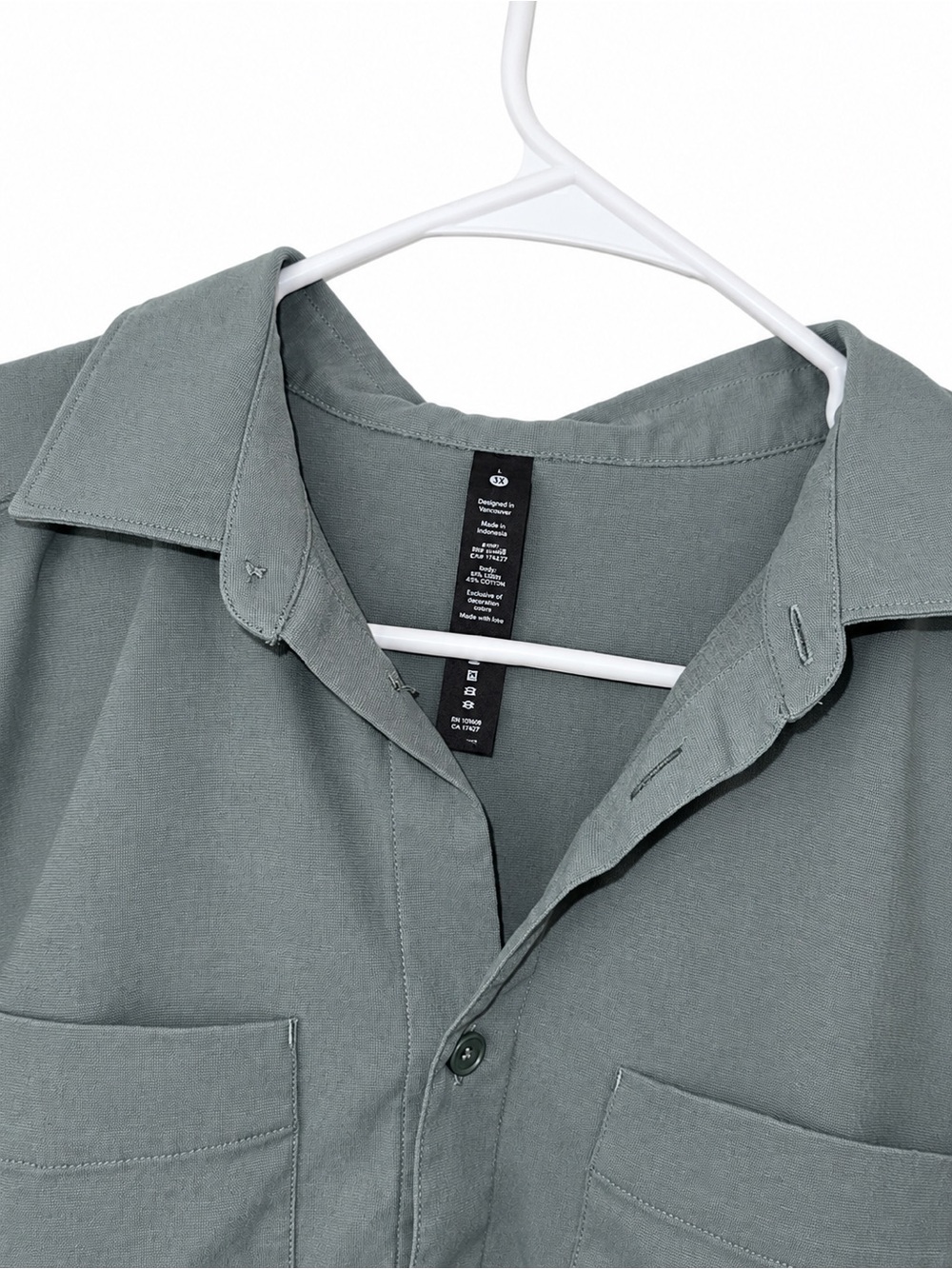 lululemon athletica Men's Button-Down Shirt in Sage Green
